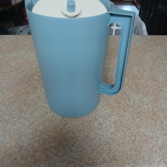 Tupperware Pitcher - Picture 2 of 2